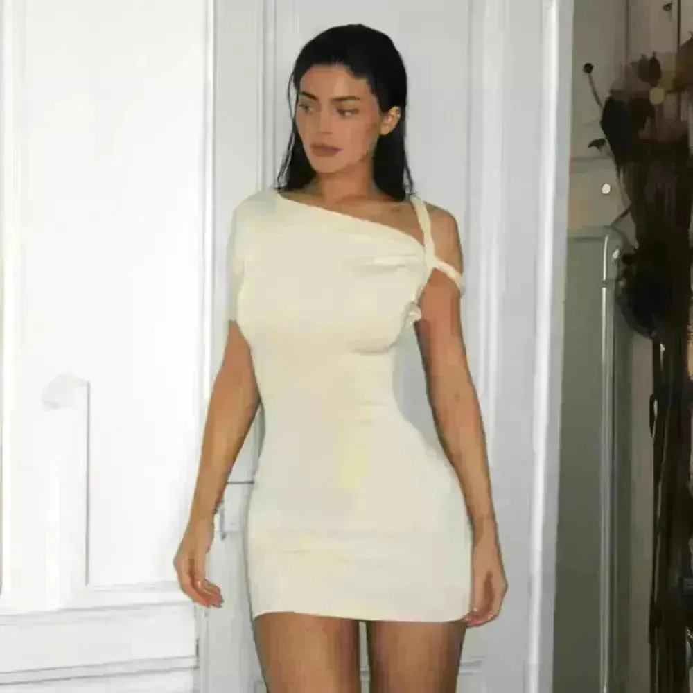 Women's Slim Hip Dress Summer Fashion One-shoulder Short Sleeve Solid Color Mini Dress